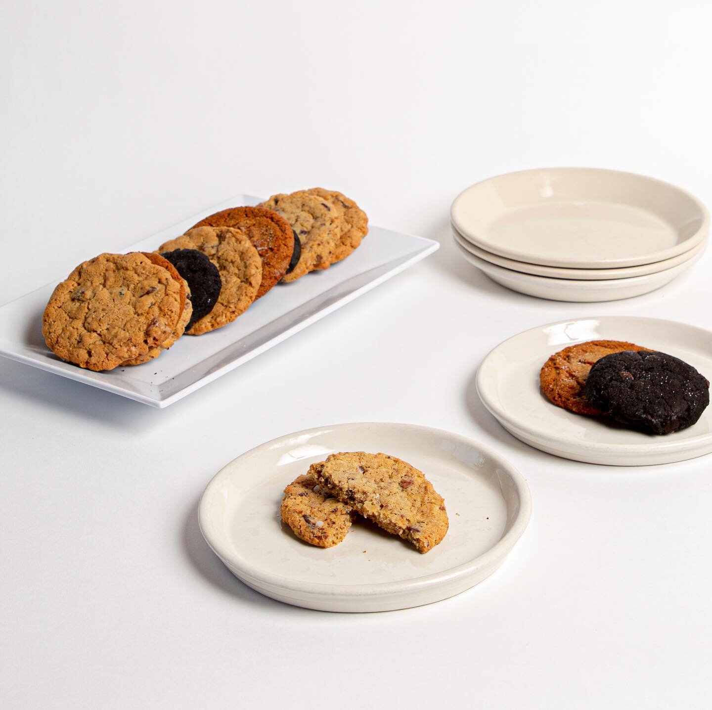 Eat a cookie, increase your happiness tenfold. We&rsquo;ve got #valrhonausa chocolate chip, Brooke, gingersnap, oatmeal raisin!
📸 by @randypschmidt 
#cookies #cookiesofinstagram #nolabakery #eaternola #eatingnola #chocolatechipcookies #wherenolaeats