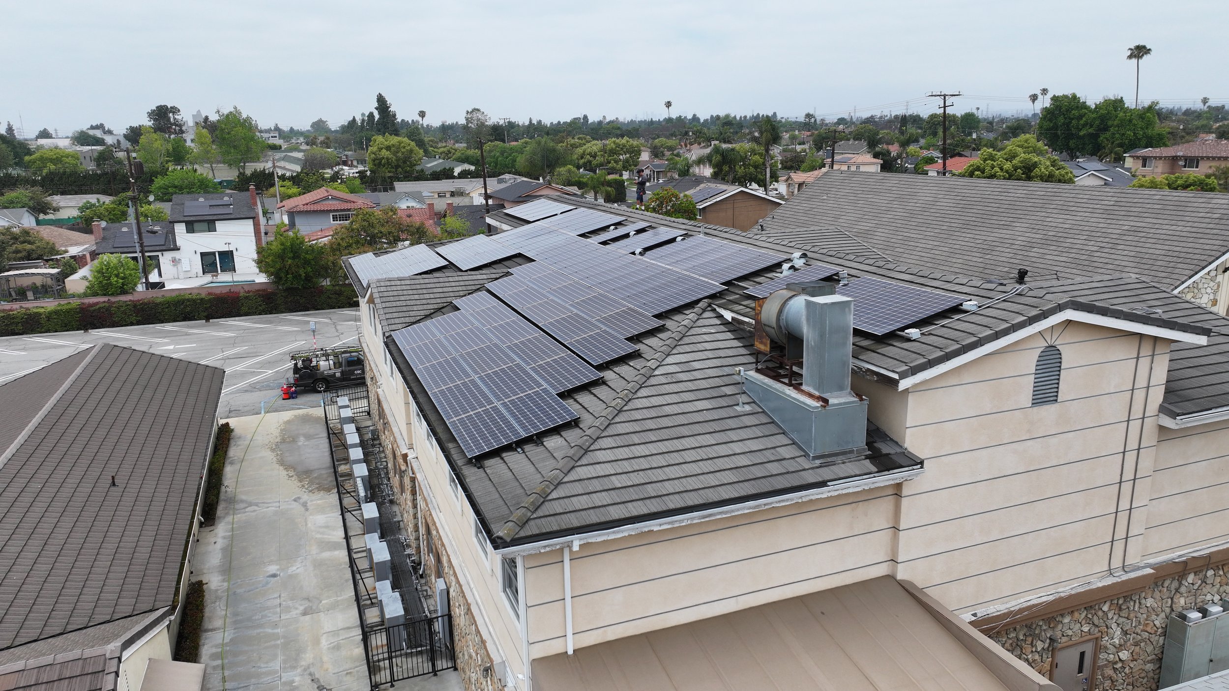 This commercial rooftop solar system in Downey, California was professionally cleaned by Guru Solar Cleaning, removing layers of dust, debris, and buildup. The large array is now operating at maximum solar efficiency, ensuring improved energy product